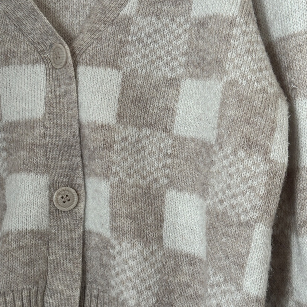 Sincerely Jules Plaid Cropped Cardigan Sweater Size Large Beige Check Knit - Picture 4 of 6